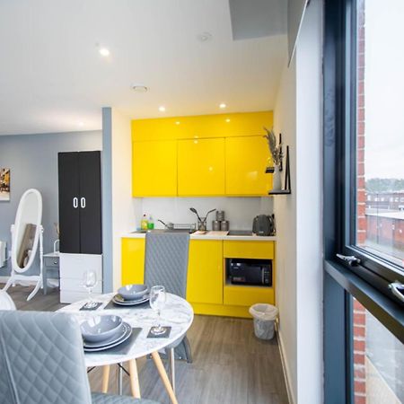 Excellent Studio Balcony Apartment In Шефилд Экстерьер фото