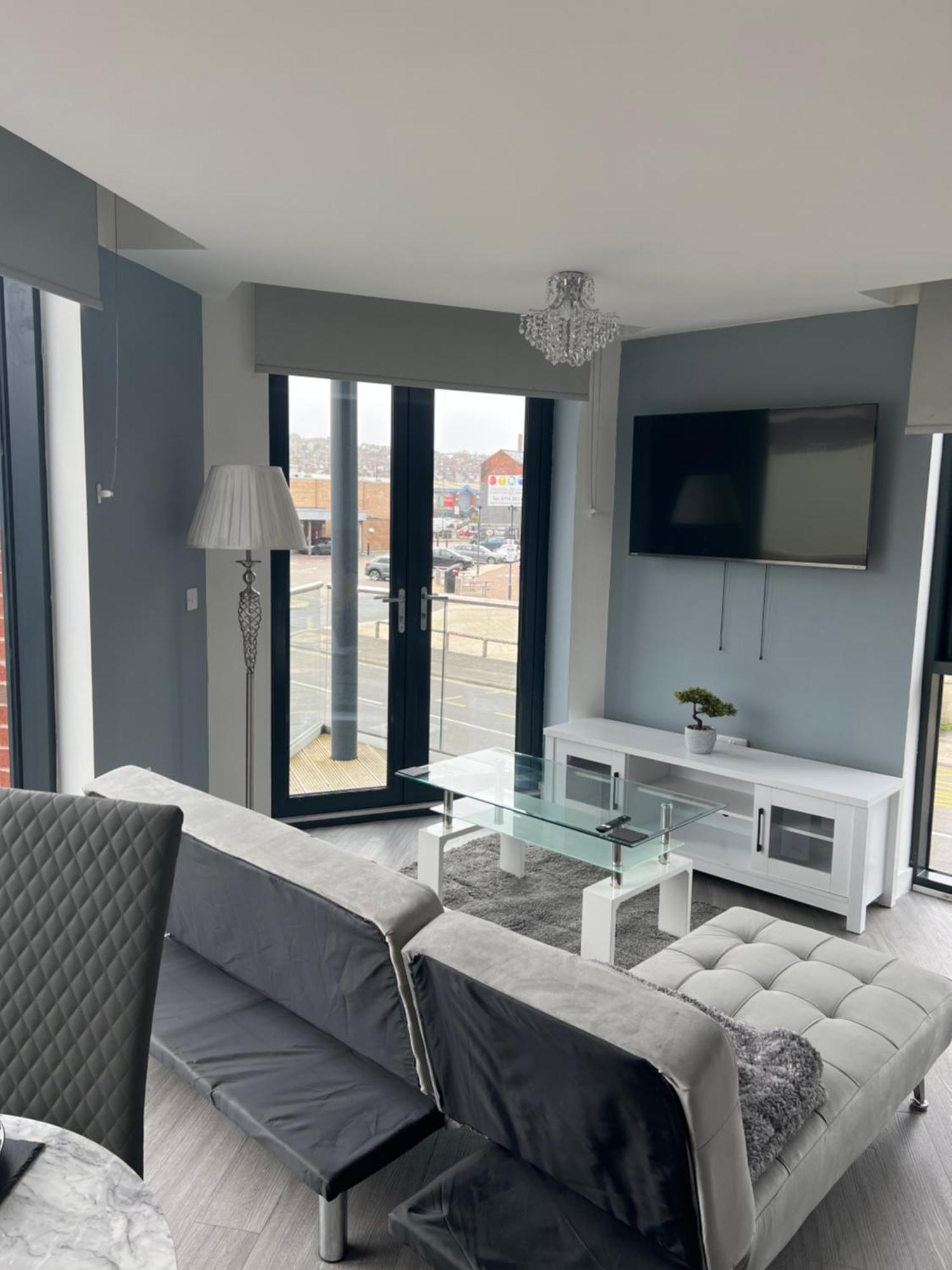 Excellent Studio Balcony Apartment In Шефилд Экстерьер фото