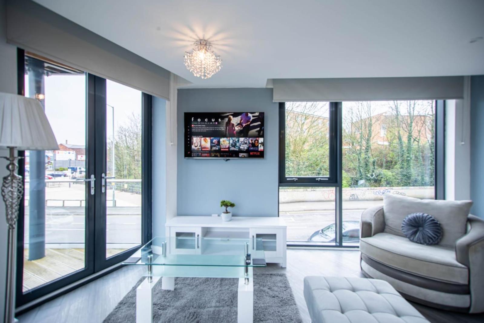 Excellent Studio Balcony Apartment In Шефилд Экстерьер фото