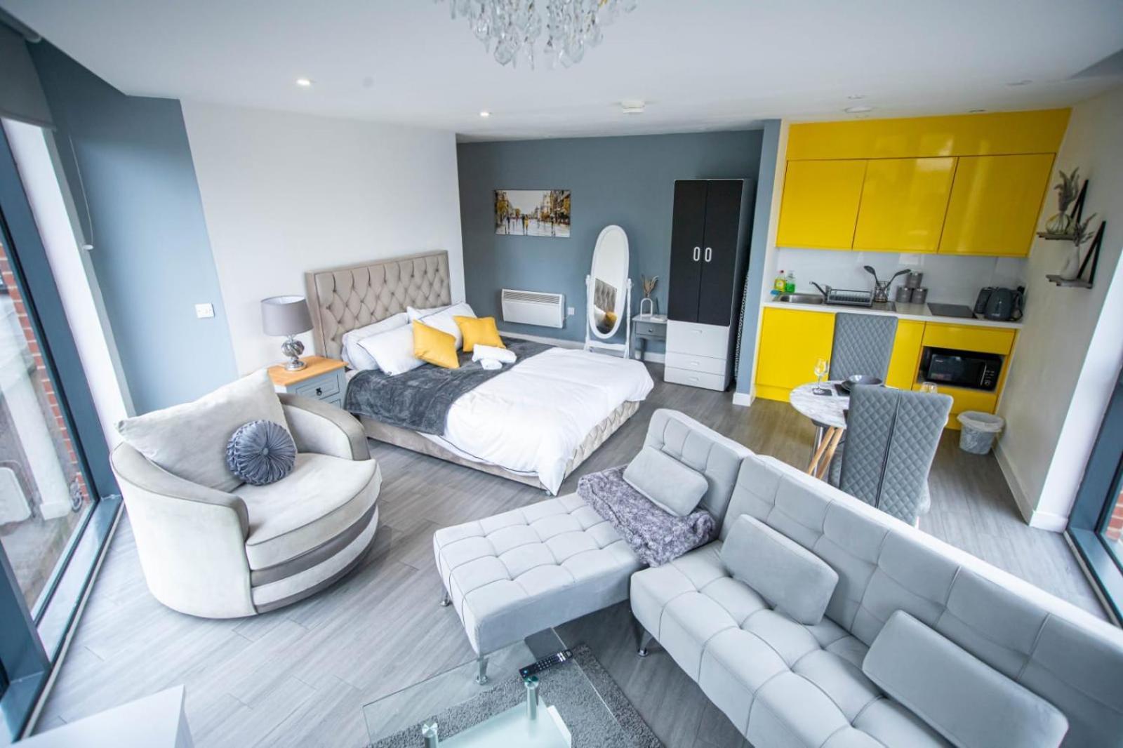 Excellent Studio Balcony Apartment In Шефилд Экстерьер фото