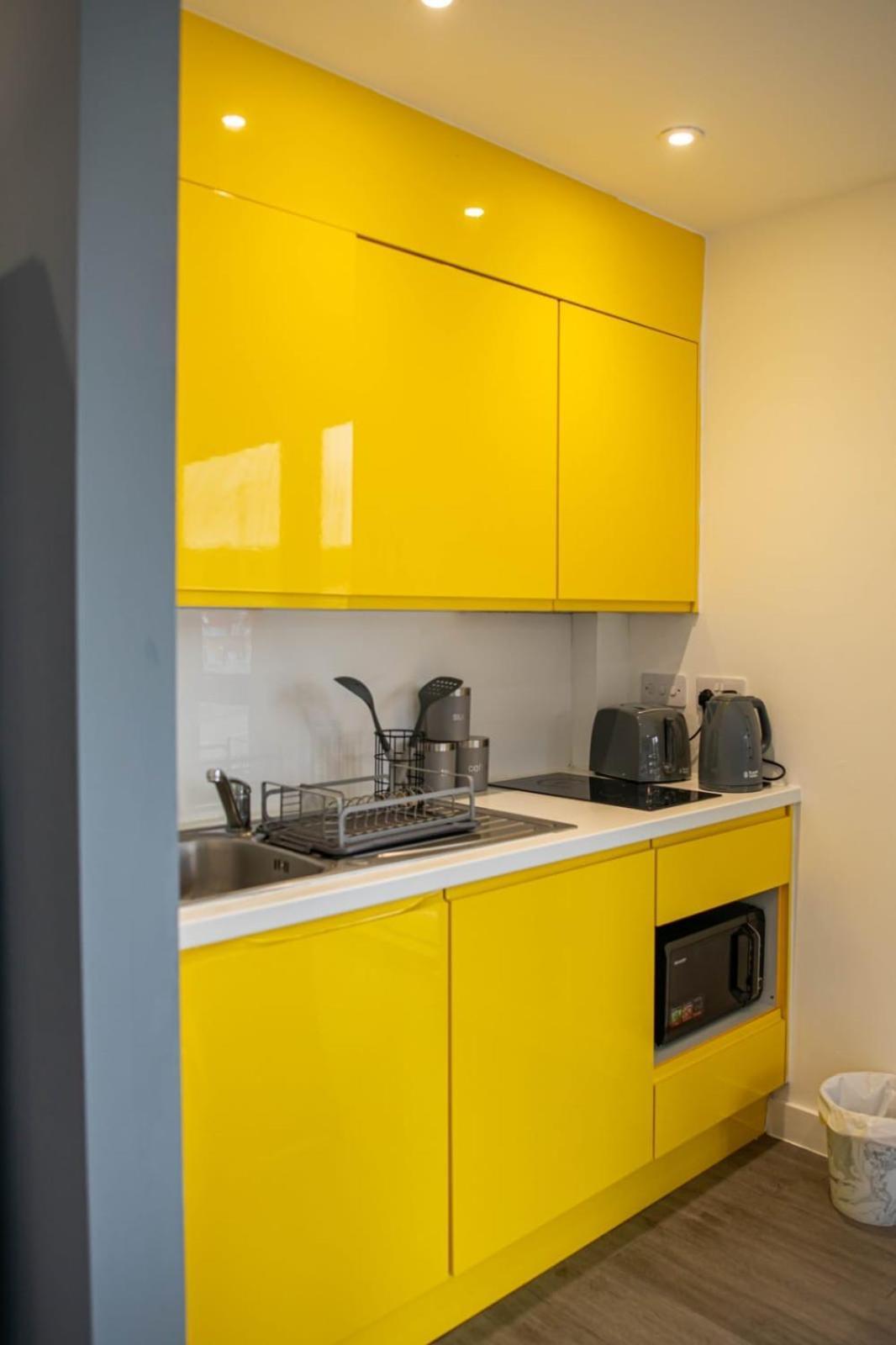 Excellent Studio Balcony Apartment In Шефилд Экстерьер фото