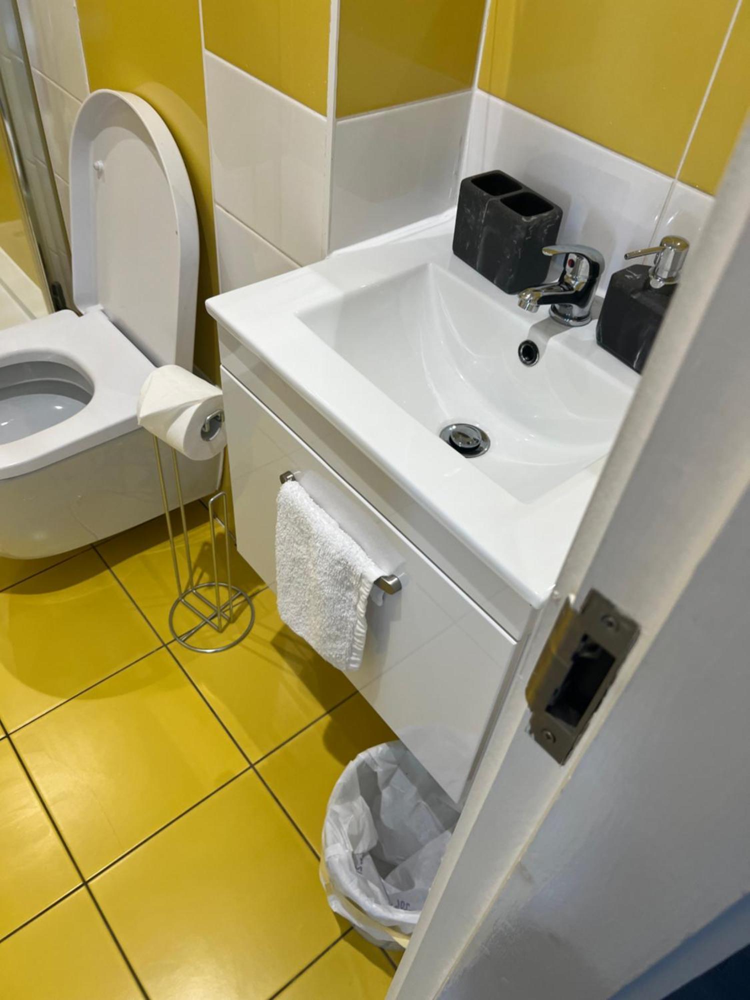 Excellent Studio Balcony Apartment In Шефилд Экстерьер фото