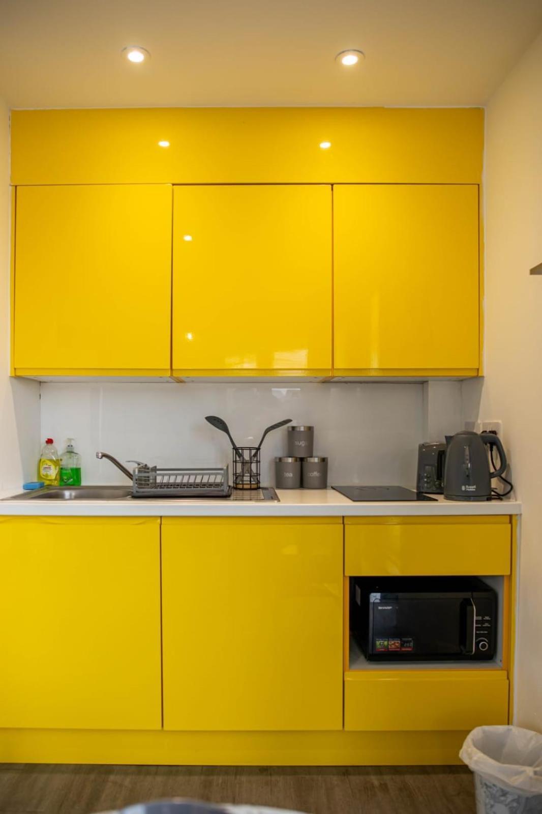 Excellent Studio Balcony Apartment In Шефилд Экстерьер фото